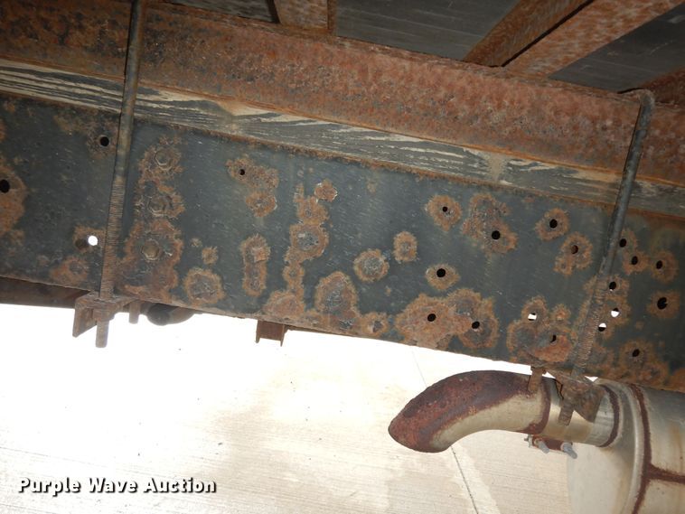 image for item DK7508 1998 International 4700  box truck