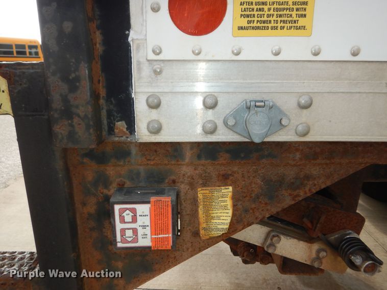 image for item DK7508 1998 International 4700  box truck