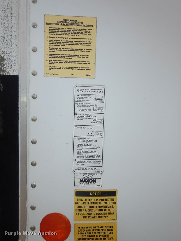 image for item DK7508 1998 International 4700  box truck