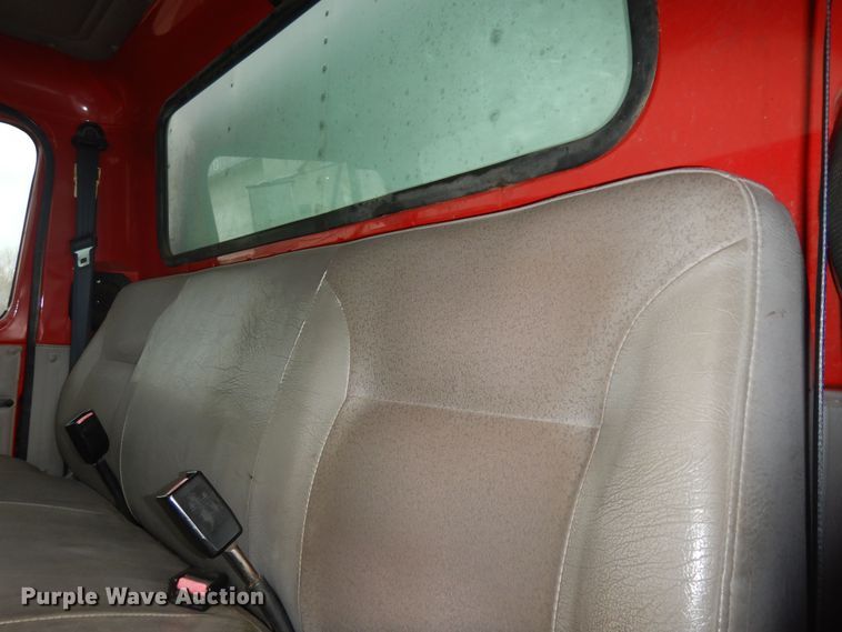 image for item DK7508 1998 International 4700  box truck