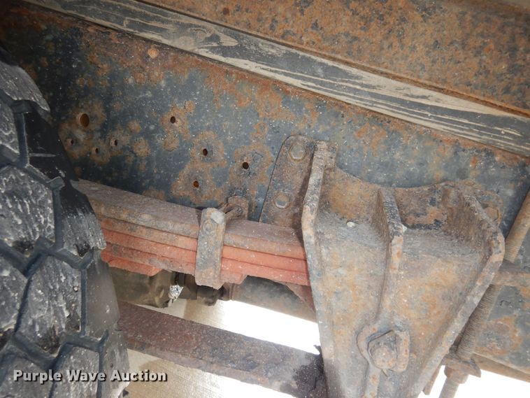 image for item DK7508 1998 International 4700  box truck