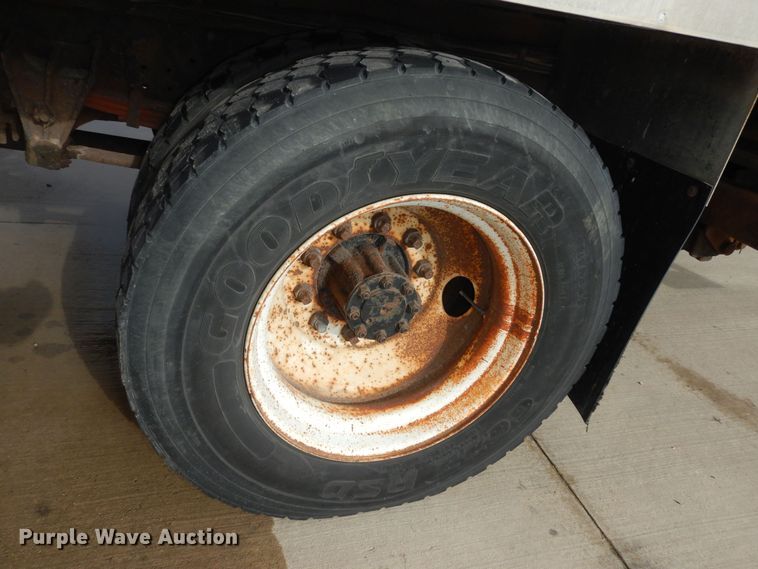 image for item DK7508 1998 International 4700  box truck