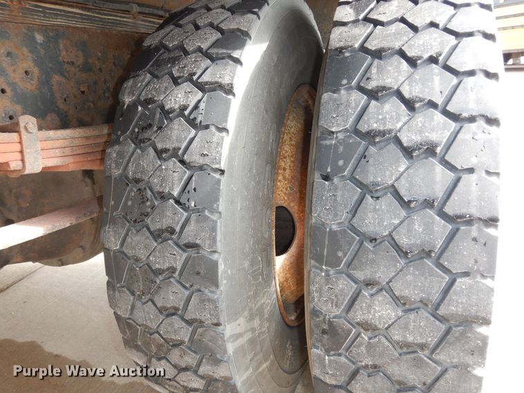 image for item DK7508 1998 International 4700  box truck