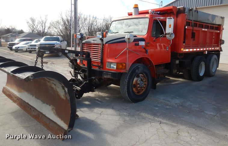 image for item DK7522 1999 International 4900  dump truck