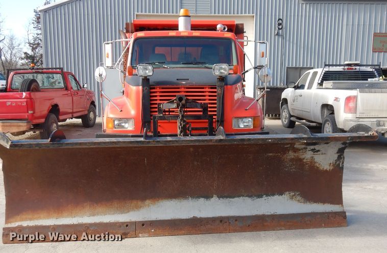 image for item DK7522 1999 International 4900  dump truck