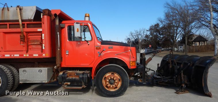 image for item DK7522 1999 International 4900  dump truck