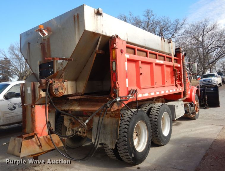 image for item DK7522 1999 International 4900  dump truck
