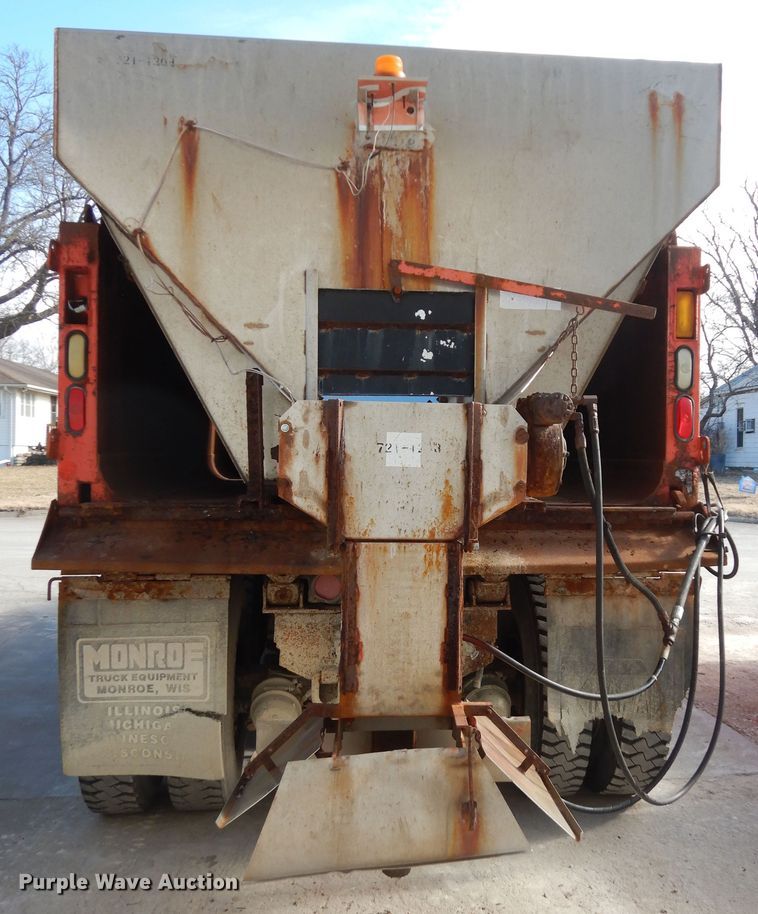 image for item DK7522 1999 International 4900  dump truck