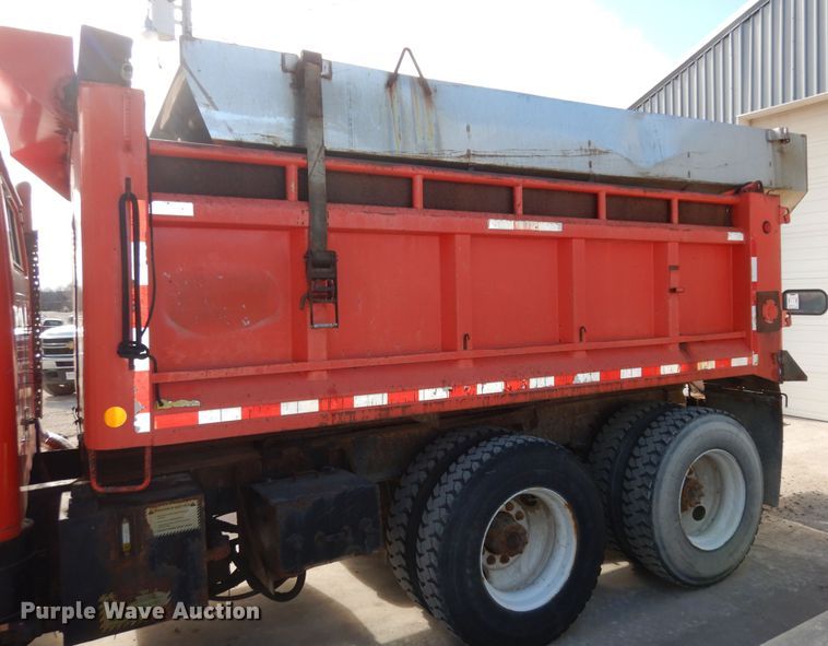 image for item DK7522 1999 International 4900  dump truck