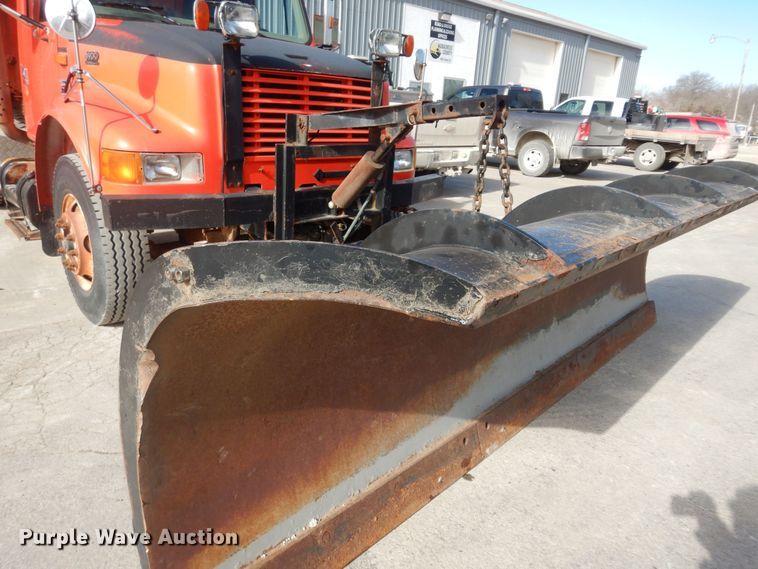 image for item DK7522 1999 International 4900  dump truck