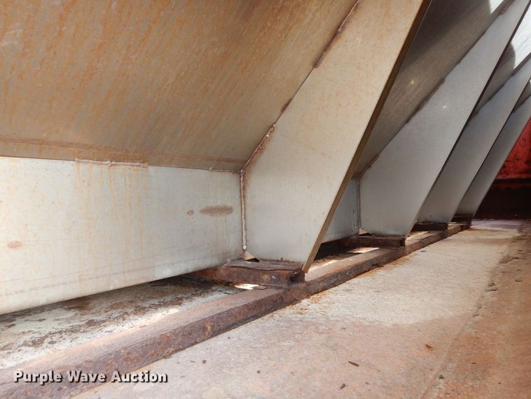 image for item DK7522 1999 International 4900  dump truck