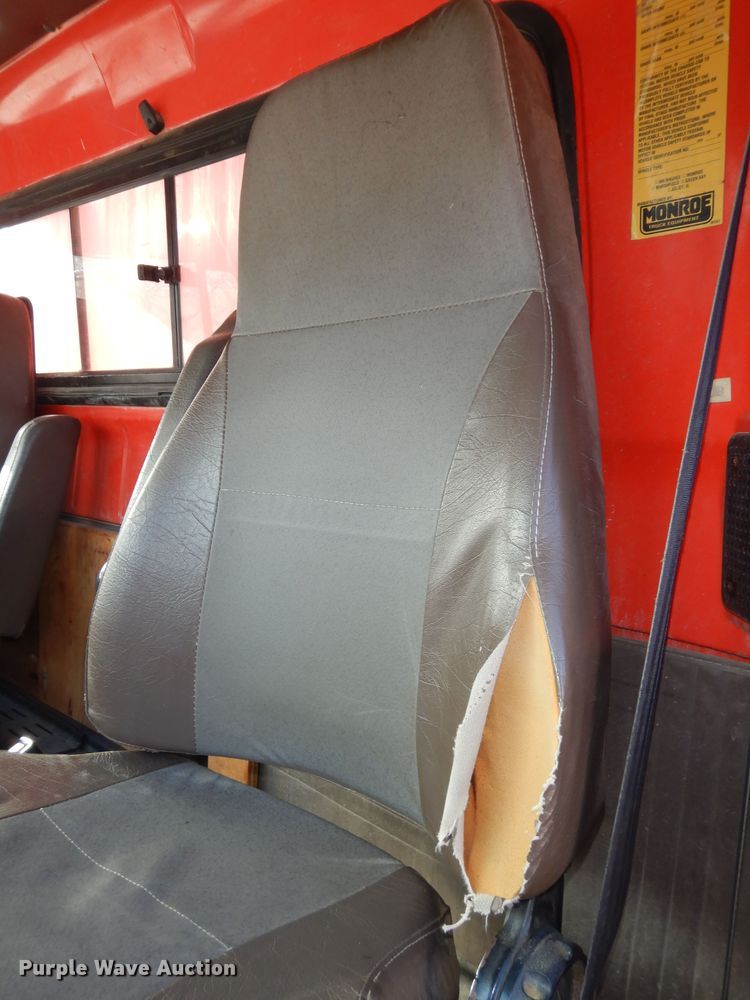 image for item DK7522 1999 International 4900  dump truck