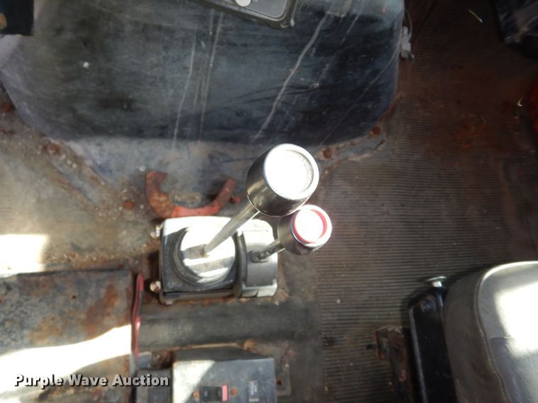 image for item DK7522 1999 International 4900  dump truck