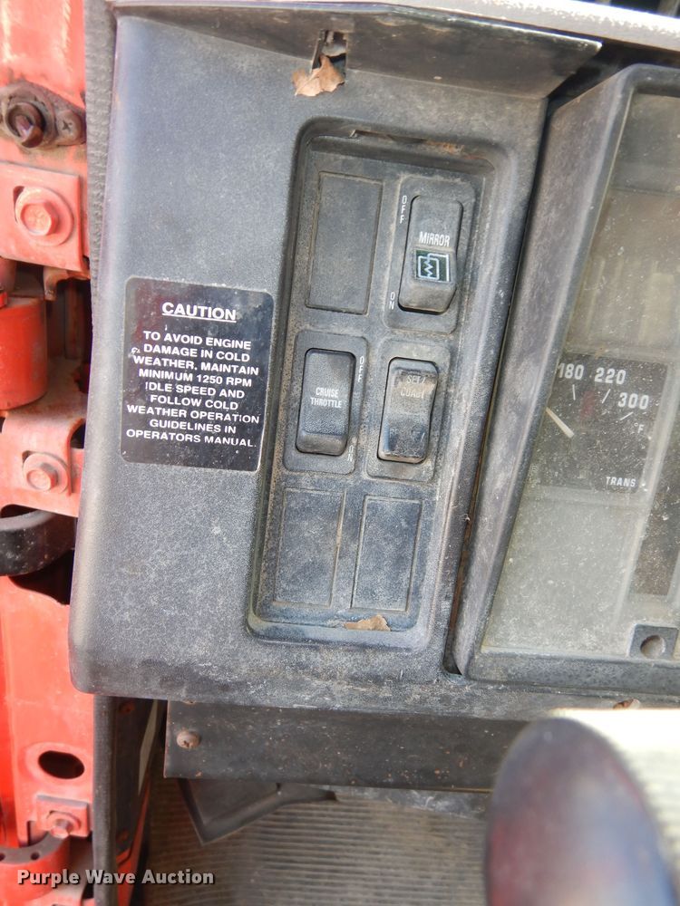 image for item DK7522 1999 International 4900  dump truck