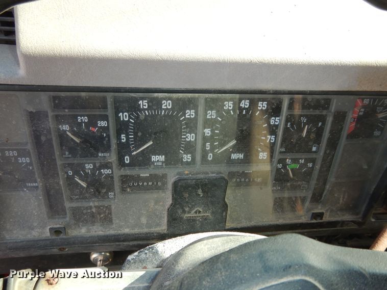 image for item DK7522 1999 International 4900  dump truck