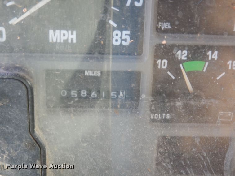 image for item DK7522 1999 International 4900  dump truck