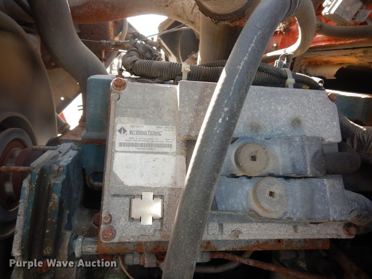 image for item DK7522 1999 International 4900  dump truck