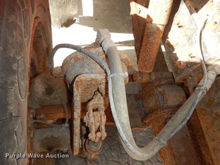 image for item DK7522 1999 International 4900  dump truck