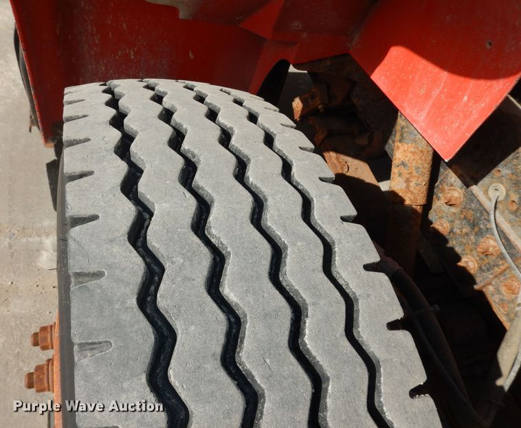 image for item DK7522 1999 International 4900  dump truck