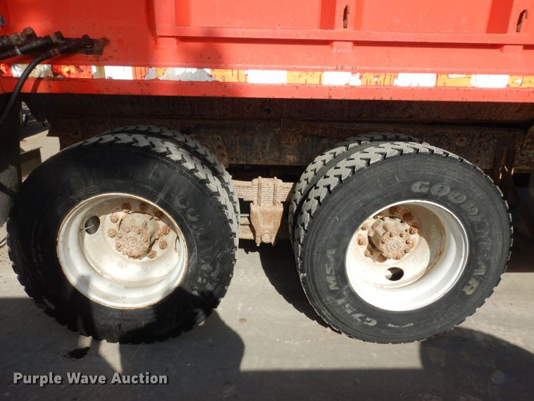 image for item DK7522 1999 International 4900  dump truck