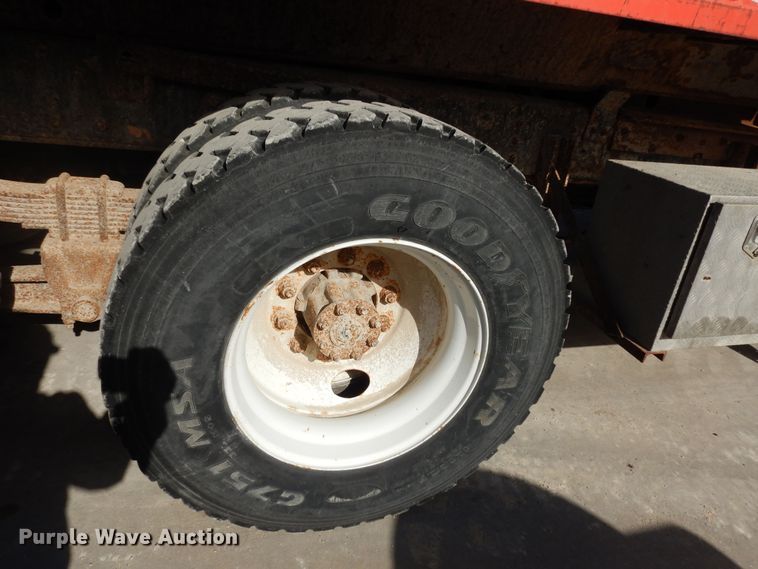 image for item DK7522 1999 International 4900  dump truck