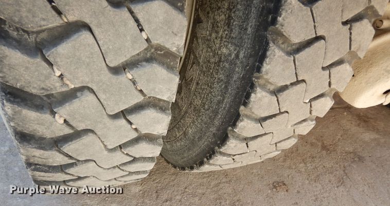 image for item DK7522 1999 International 4900  dump truck