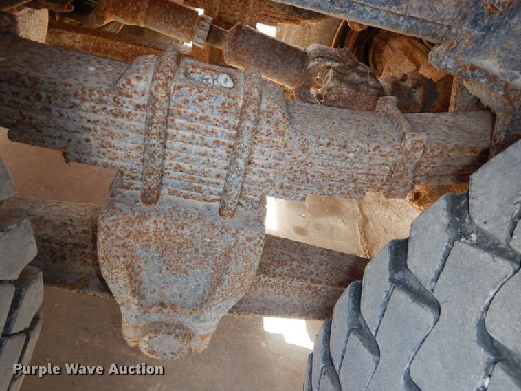 image for item DK7522 1999 International 4900  dump truck