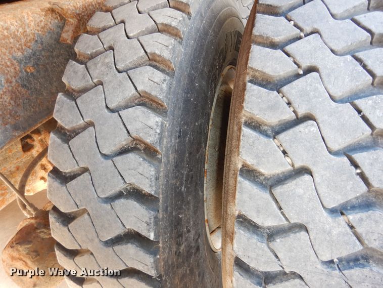 image for item DK7522 1999 International 4900  dump truck