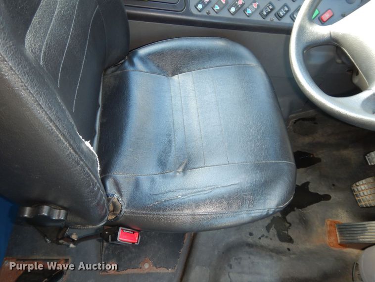 image for item DK7547 2009 Freightliner B2  school bus