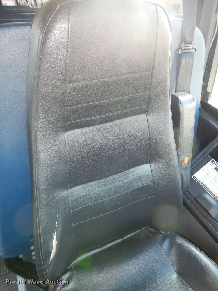 image for item DK7547 2009 Freightliner B2  school bus