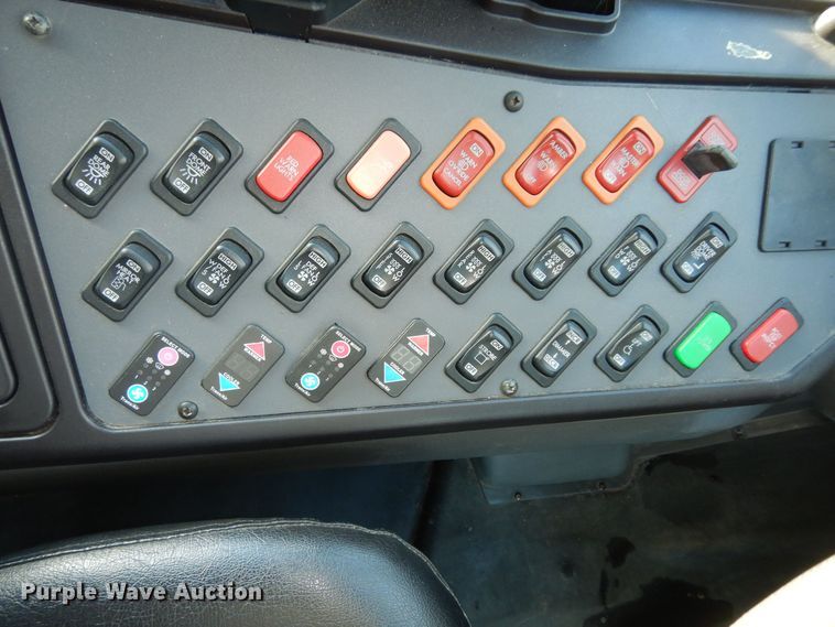 image for item DK7547 2009 Freightliner B2  school bus