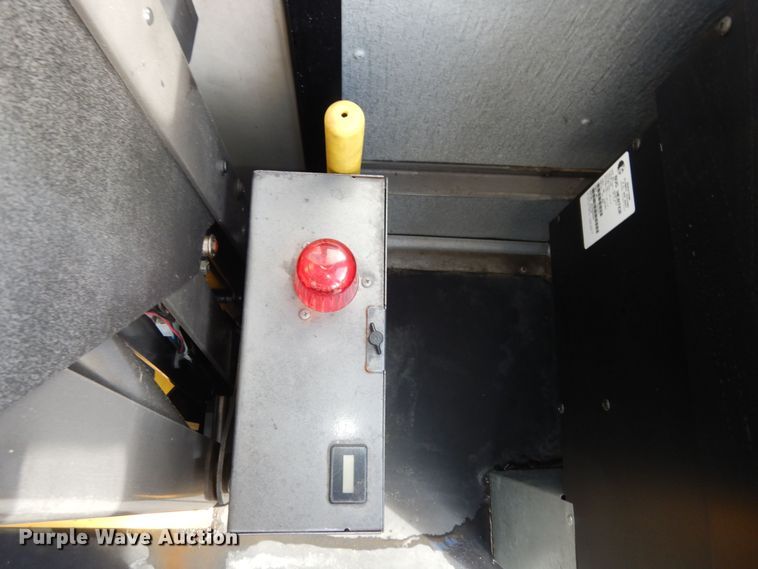 image for item DK7547 2009 Freightliner B2  school bus