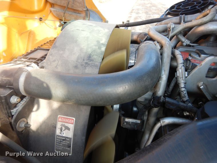 image for item DK7547 2009 Freightliner B2  school bus