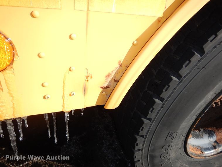 image for item DK7548 2002 Freightliner FS65  school bus