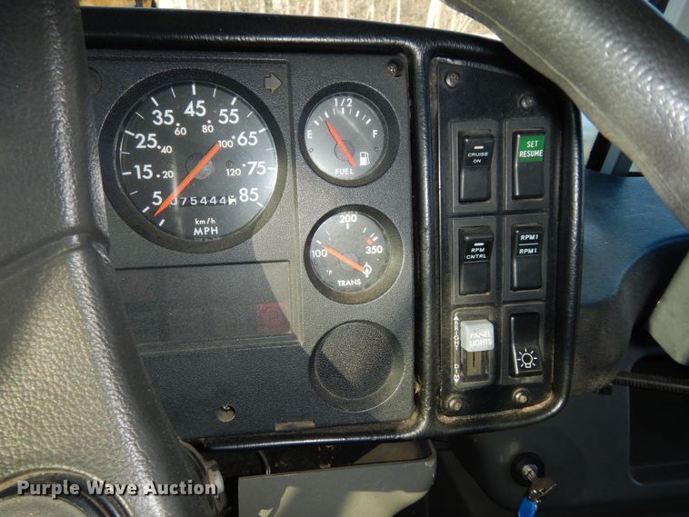 image for item DK7548 2002 Freightliner FS65  school bus