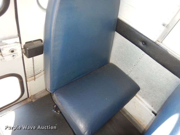image for item DK7548 2002 Freightliner FS65  school bus