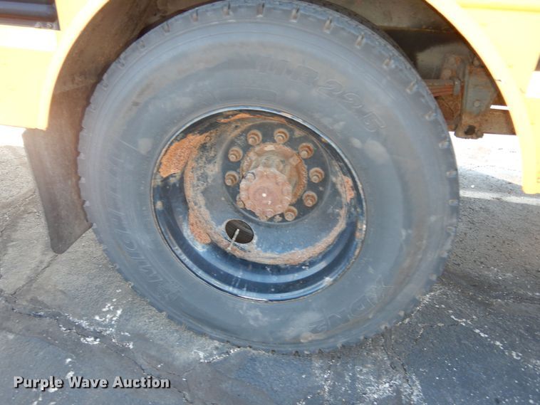 image for item DK7548 2002 Freightliner FS65  school bus