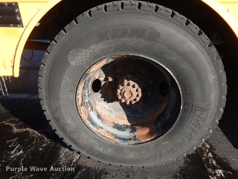 image for item DK7548 2002 Freightliner FS65  school bus