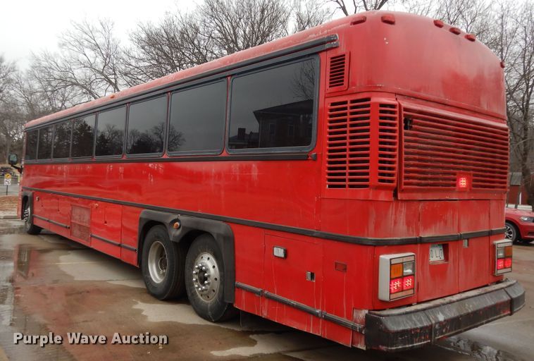 image for item DK7572 1993 MCI D4500  coach bus