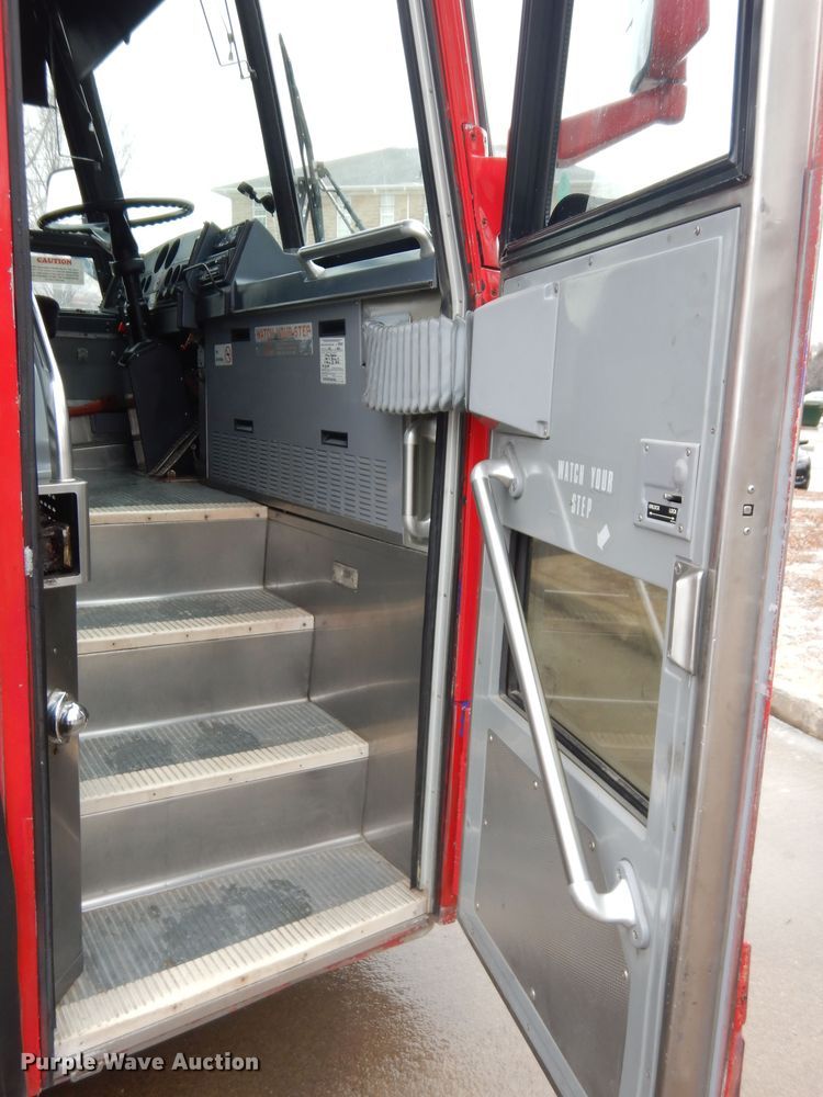 image for item DK7572 1993 MCI D4500  coach bus