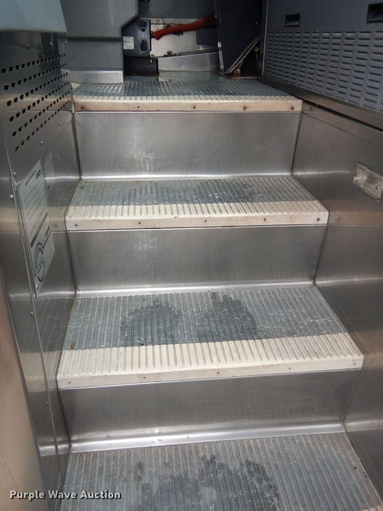 image for item DK7572 1993 MCI D4500  coach bus