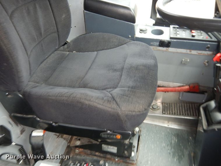 image for item DK7572 1993 MCI D4500  coach bus