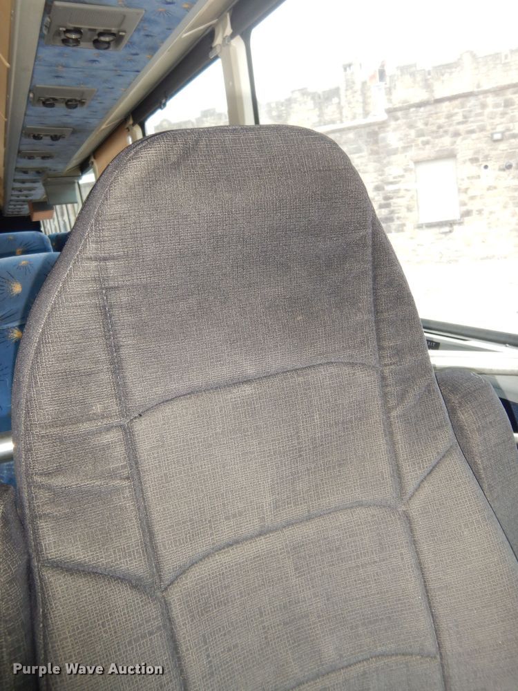 image for item DK7572 1993 MCI D4500  coach bus