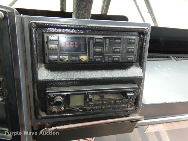 image for item DK7572 1993 MCI D4500  coach bus