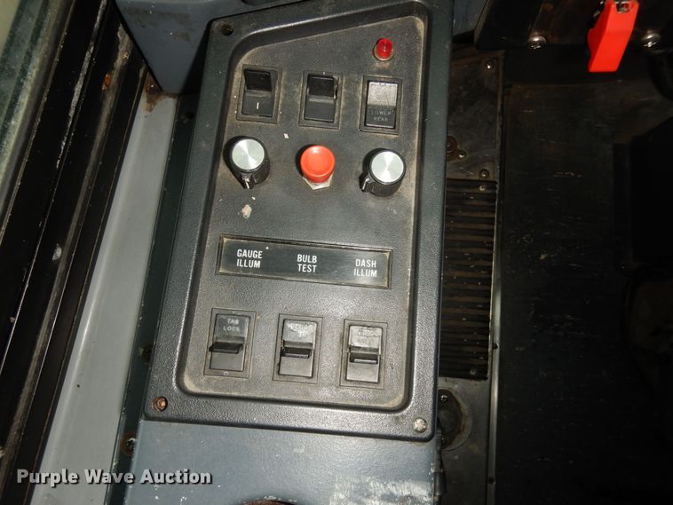 image for item DK7572 1993 MCI D4500  coach bus