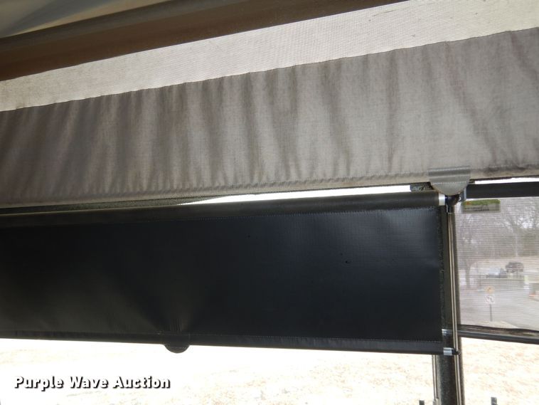 image for item DK7572 1993 MCI D4500  coach bus