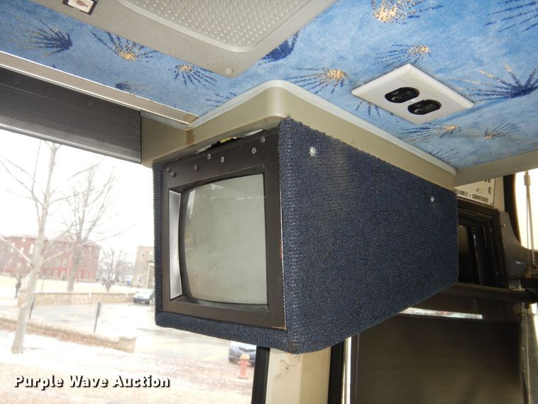 image for item DK7572 1993 MCI D4500  coach bus