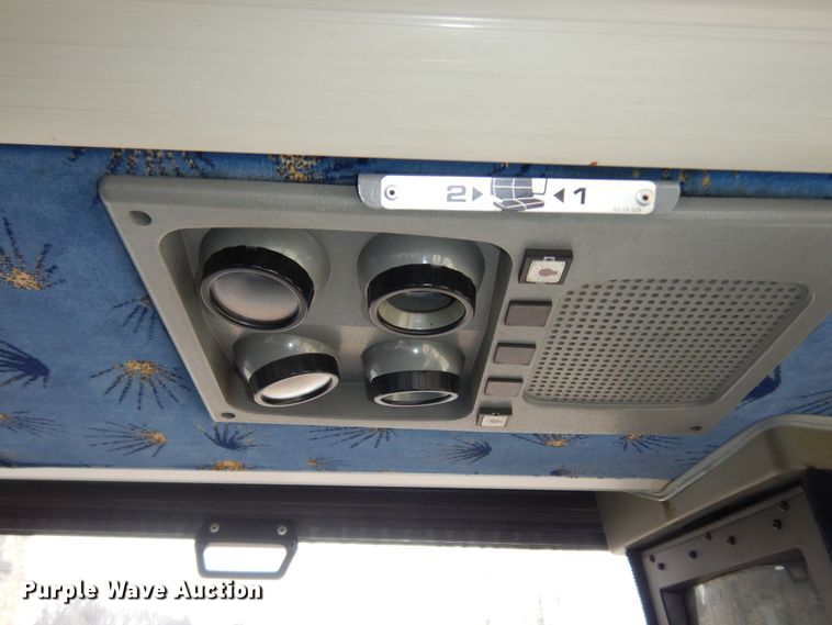 image for item DK7572 1993 MCI D4500  coach bus