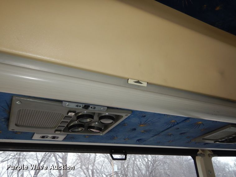 image for item DK7572 1993 MCI D4500  coach bus