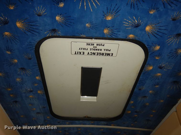 image for item DK7572 1993 MCI D4500  coach bus